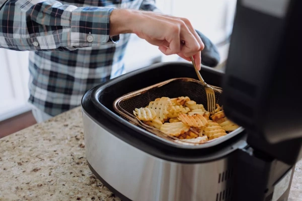 دلایل اصلی داغ شدن بدنه سرخ کن بدون روغن چیست